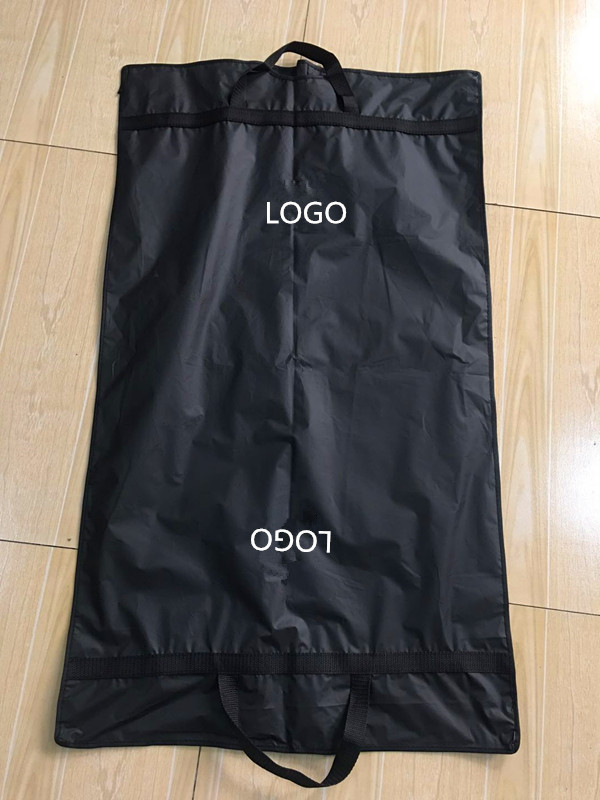 Clips Suit Garment Bag Travel Black Peva Printed Webbing Handles 100 * 60 cm Rozmiar